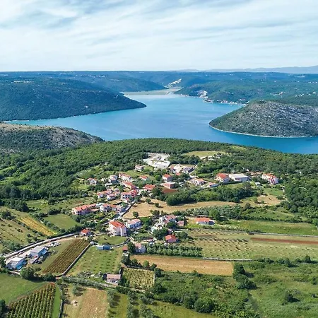 Casa de Férias Two-bedroom Holiday In Krnica